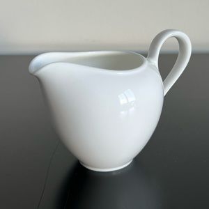 Villeroy & Boch dinnerware bone porcelain Anmut Creamer - 6.75 oz. Never used.